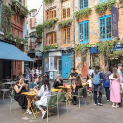 Dziedziniec Neal's Yard