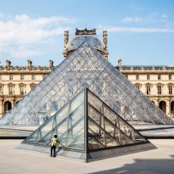 Louvre-safnið