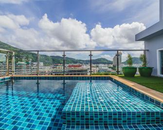 Bauman Residence Patong, Phuket - Patong - Pool