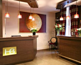 Hotel Beauvoir - Paris - Front desk