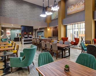 Hampton Inn & Suites Wichita/Airport - Wichita - Restaurante