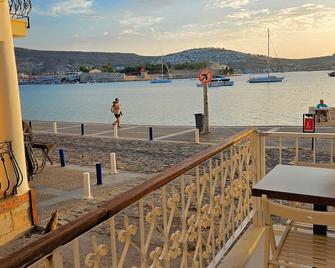 Midilli Konak Foca - Foça - Balkon