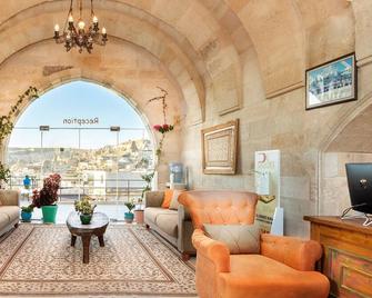 Doors Of Cappadocia Special Cave Hotel - Göreme - Living room