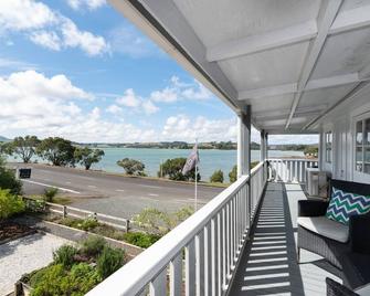 The Old Oak Boutique Hotel - Mangonui - Balcony