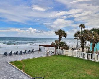 Driftwood Beach Motel - Ormond Beach - Beach