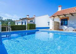 Digne Yellow Villa, Pool, Bbq - Aljezur - Piscina