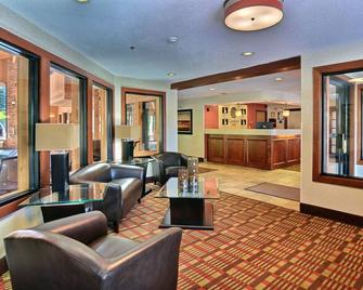 Quality Inn - East Liverpool - Lounge