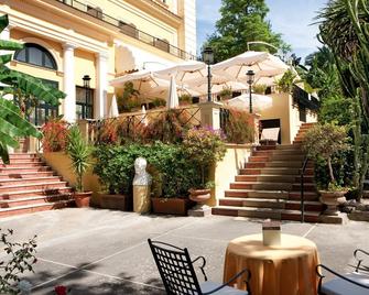 Imperial Hotel Tramontano - Sorrento - Patio