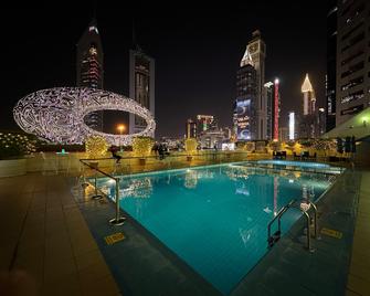 Millennium Plaza Downtown Suites - Dubaj - Basen