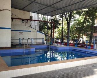 Dariya Darshan Hotel - Daman - Pool