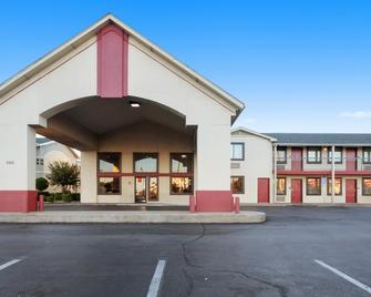 Red Roof Inn Oklahoma Airport – I-40 W/Fairgrounds - Oklahoma City - Building