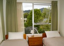 Kea View - Pohara Beach Holiday Home - Pohara - Bedroom