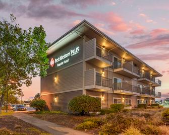 Best Western Plus Bayside Hotel - Oakland - Edificio