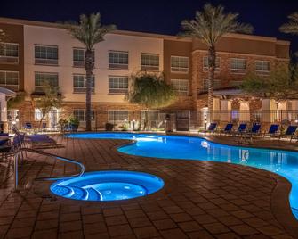 Holiday Inn Express & Suites Phoenix East - Gilbert - Gilbert - Pool