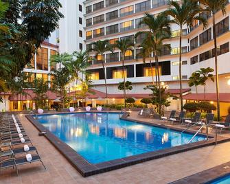 York Hotel - Singapur - Piscina