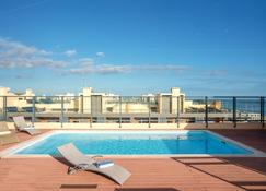 Privilege Apartment Wanseta with Rooftop Pool, Village Marina - Olhão - 奧良 - 游泳池