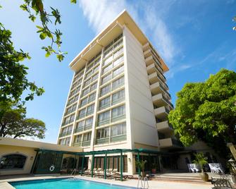 Courtleigh Hotel & Suites - Kingston - Edificio