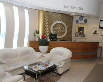 Vatan Hotel - İzmir - Resepsiyon