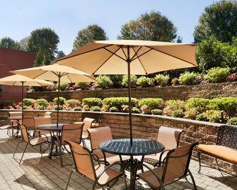 Hampton Inn New York-LaGuardia Airport - Queens - Patio