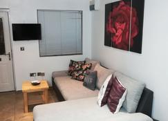 Epicsa - Family & Corporate Stay Mews Apartments With Free Parking - Cambridge - Huiskamer