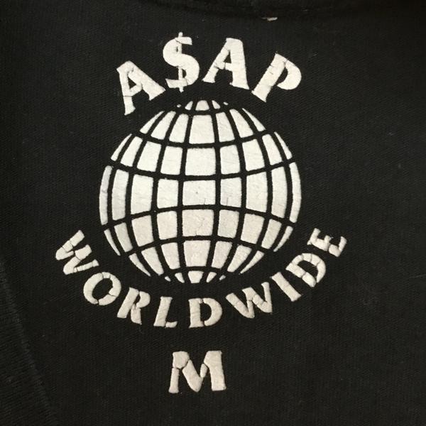 ASAP MOB BLACK ON BLACK SPELL OUT LOGO TEE.