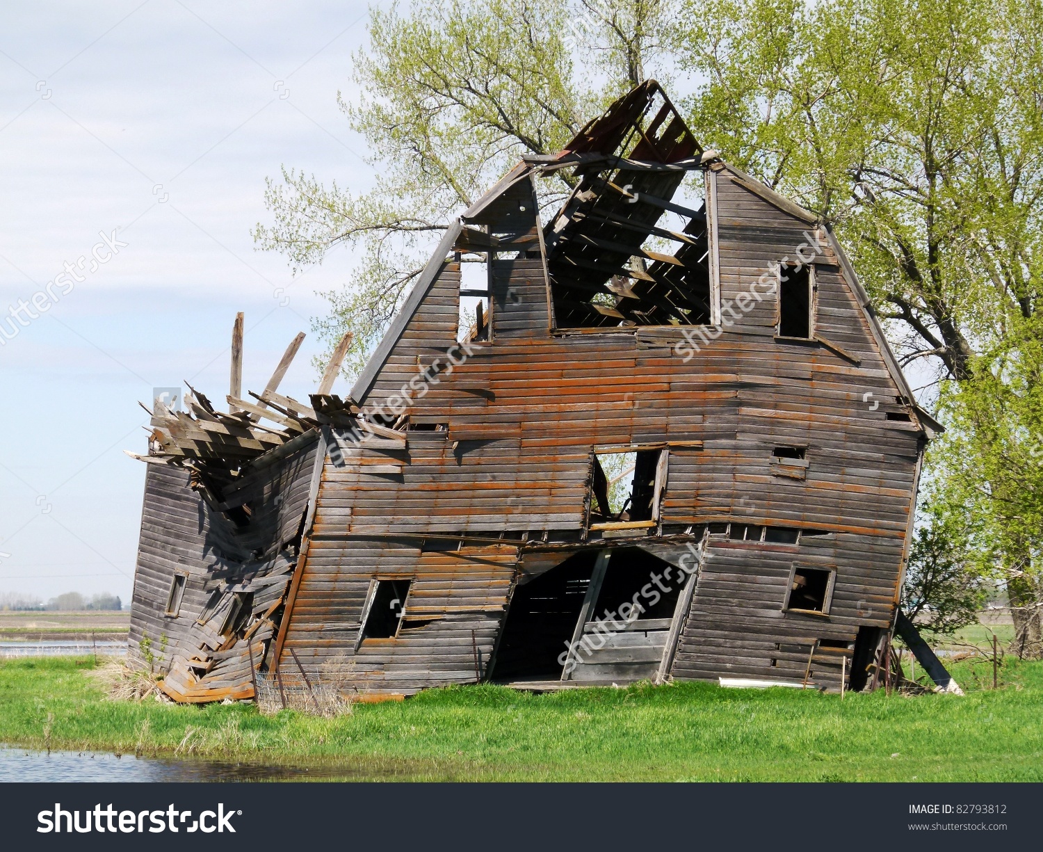 Dilapidated Farm Building Barn Stock Photo 82793812.