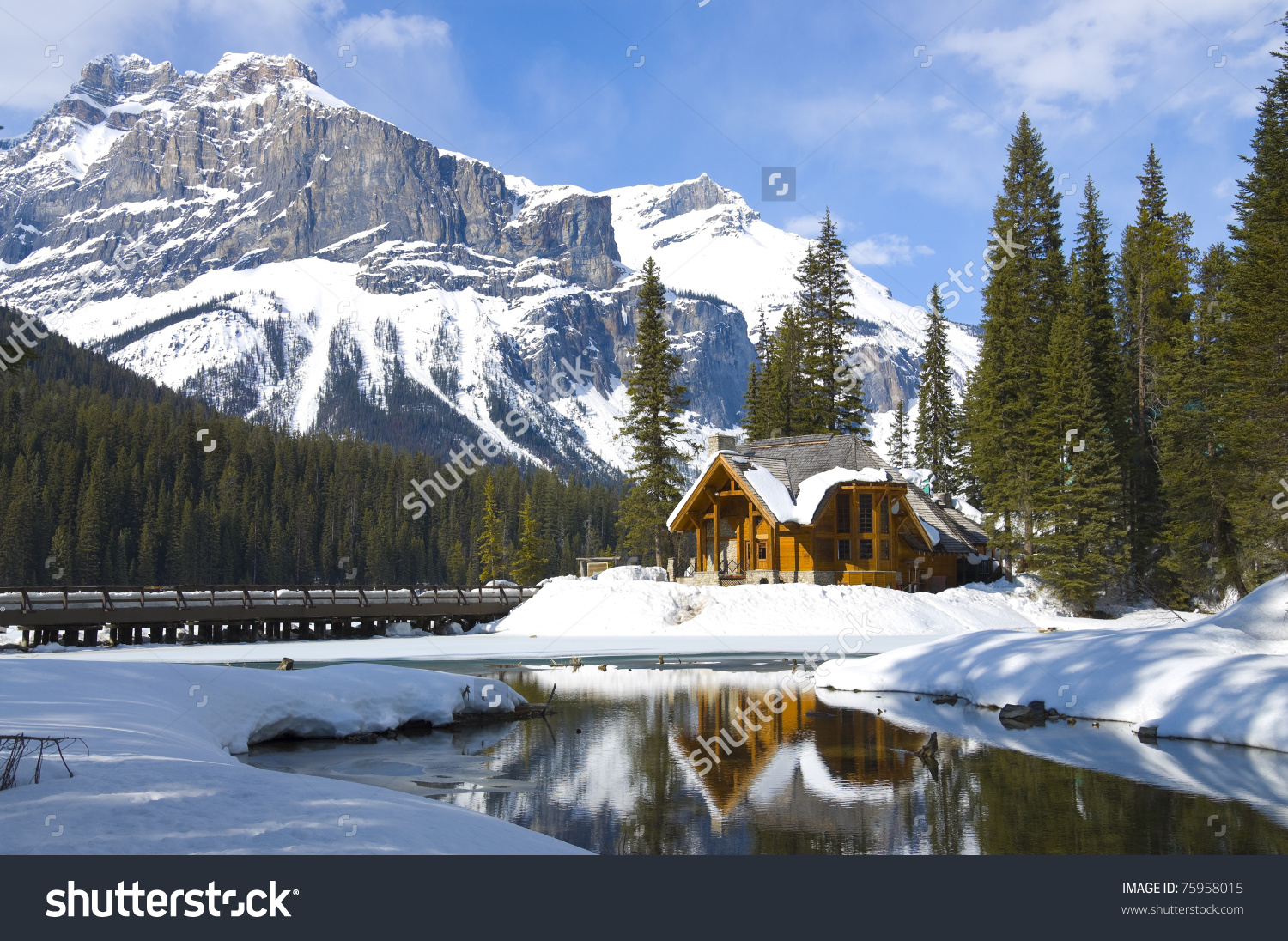 Emerald Lake Chalet Yoho National Park Stock Photo 75958015.