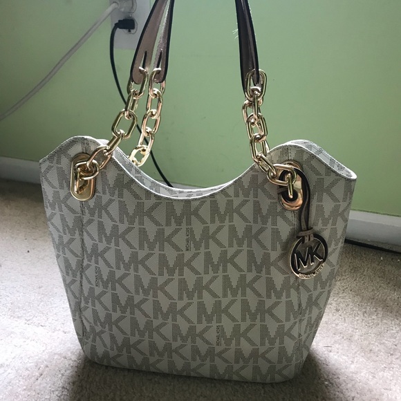 Michael Kors White MK logo chain shoulder bag.