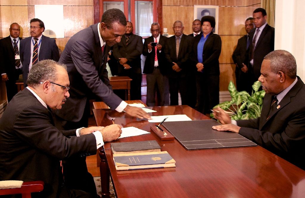 O\'Neill sworn in as PNG prime minister.