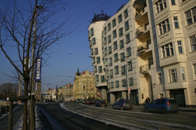 6. Dancing House (Tančící dům).