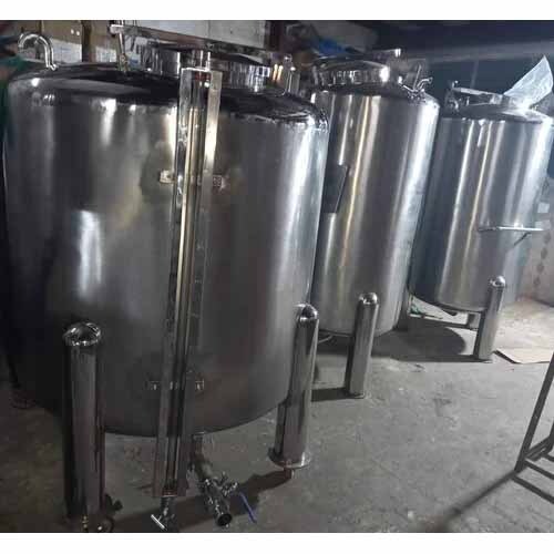 Silver Ss 304 Storage Tank