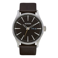 Nixon Men's Sentry Leather Analog Watch