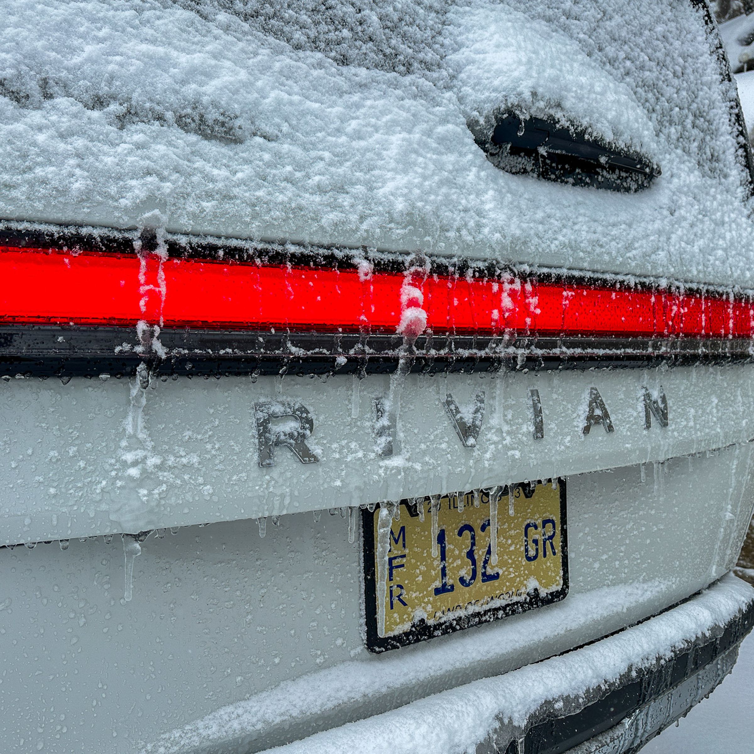 Rivian R1S