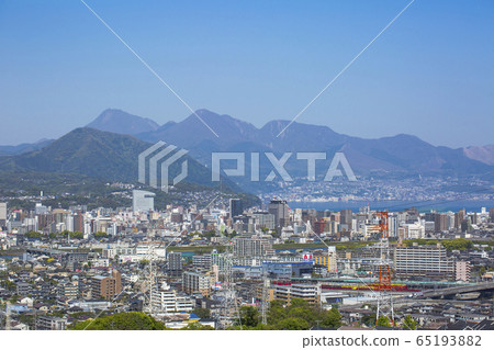 Oita city area and Beppu Bay 65193882