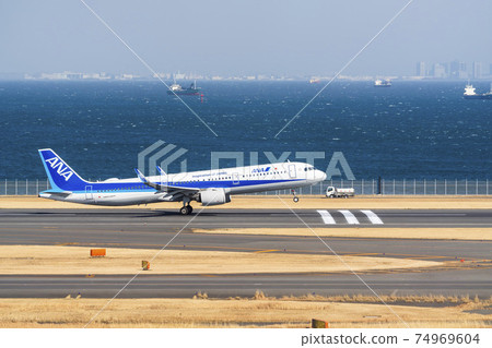 Airport scenery: Airplane taking off, Ota-ku, Tokyo 74969604