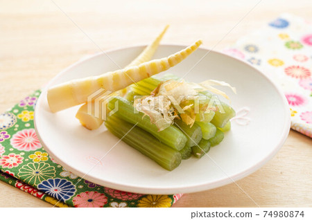 Simmered dish with bamboo shoots 74980874