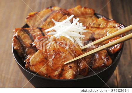 Charcoal-grilled pork bowl, a specialty of Obihiro, Tokachi, Hokkaido 87383614