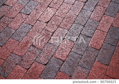 The pattern of a pink old concrete outdoor walkway 90798825