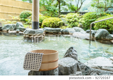 Open-air bath, hot spring 92720167