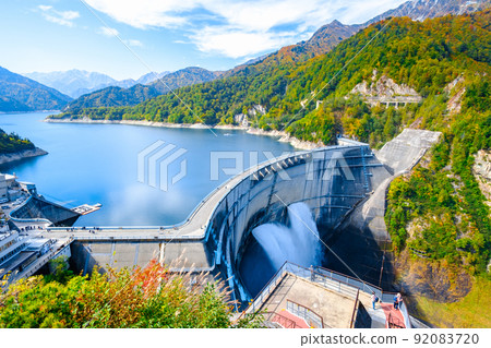 Autumn's Kurobe Dam 92083720