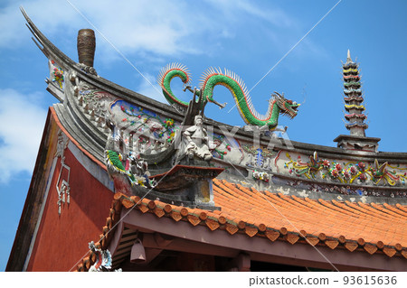 Tainan confucius temple, roof decoration 93615636