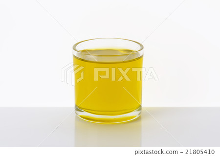 Glass of olive oil 21805410