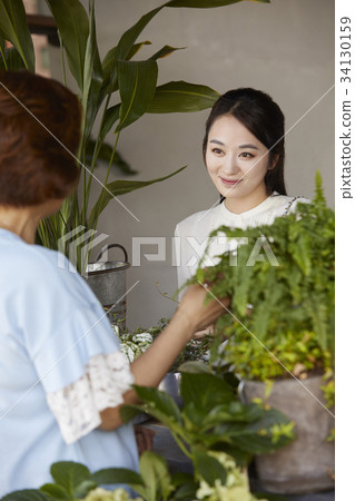 Mother, Daughter, Florist, Dating 34130159