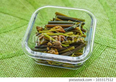 Making bracken stew 103317512