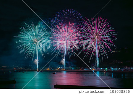 Fireworks image of the Seto Inland Sea [Ushimado Town, Setouchi City, Okayama Prefecture] 105638836