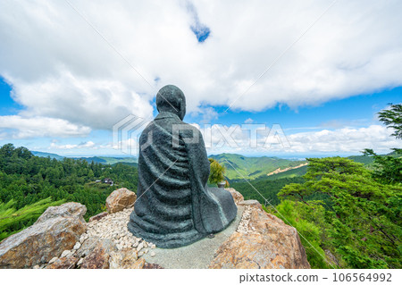 [21st temple, Tairyuji Temple] Statue of Gumonji Shugyo Daishi at Shashingatake [Okunoin] 106564992