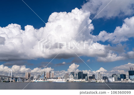 《Tokyo》Rainbow Bridge/Tokyo Bay Area in Summer Sky 106360099