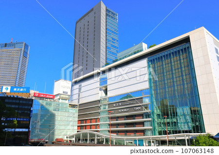 [Kanagawa Prefecture] Clear skies at JR Yokohama Tower 107063148