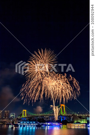 Odaiba Rainbow Fireworks Tokyo Event 108092944