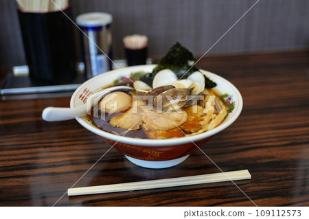 Delicious shellfish soup ramen 109112573